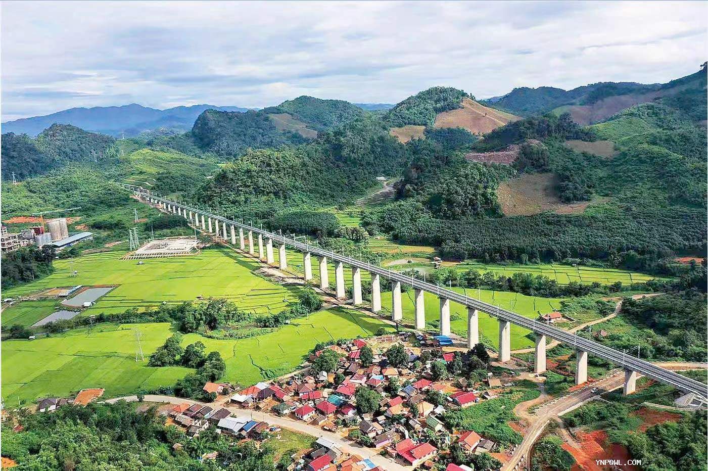 “中老鐵路”攜配齊物流共進(jìn)，共創(chuàng)美好未來(lái)!