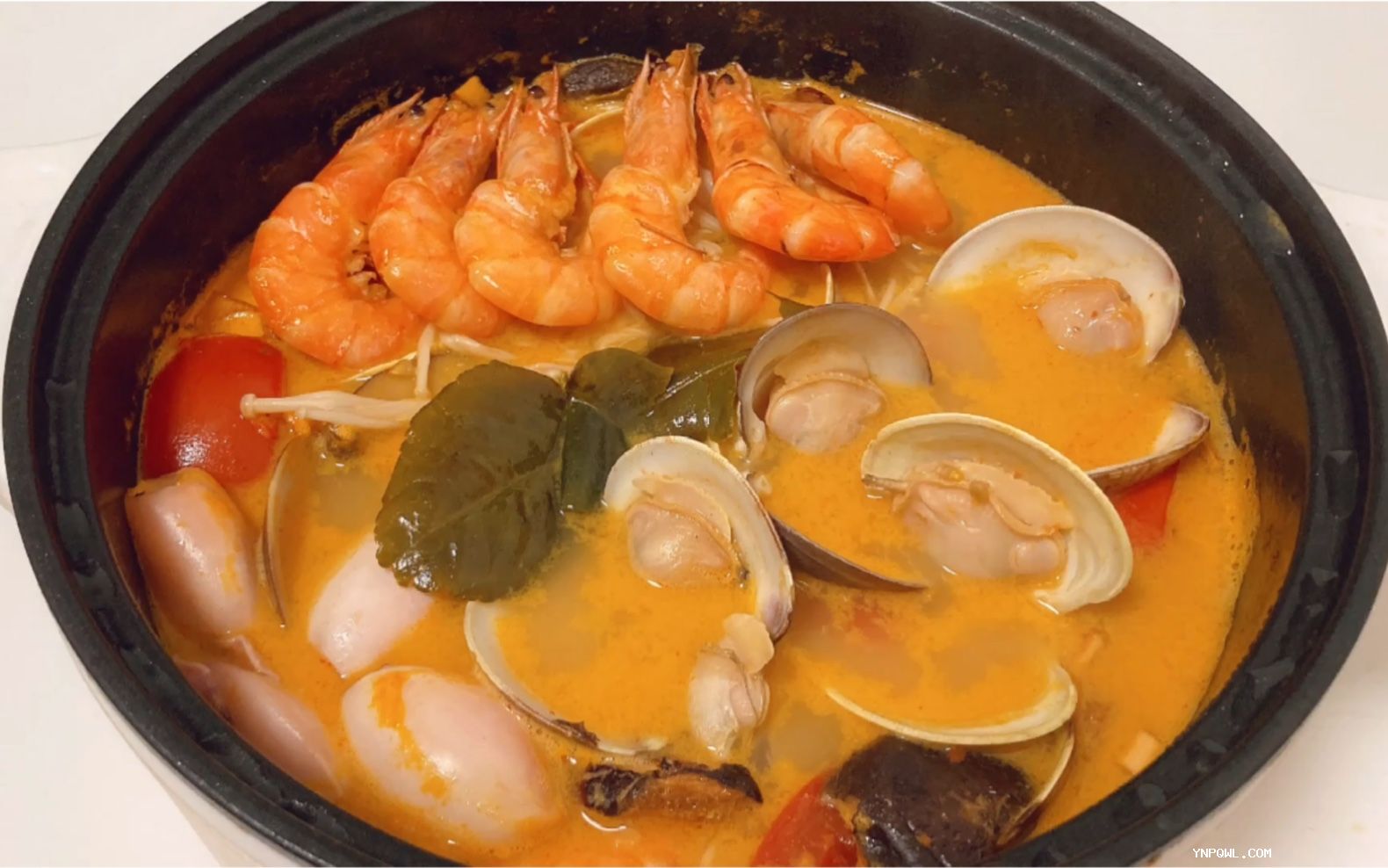東南亞地區(qū)豐富多樣的菜肴，每一道都有其獨(dú)特的風(fēng)味和特